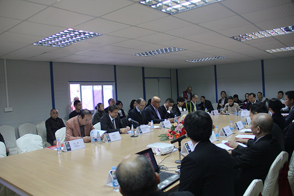 國際籃聯(lián)考察團(tuán)實(shí)地考察2019年男籃球佛山賽區(qū)主場館